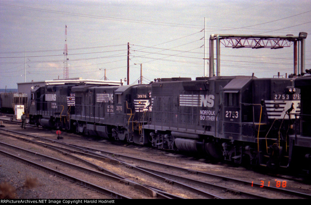 NS 2753, 3976, & 5154 at the fuel racks